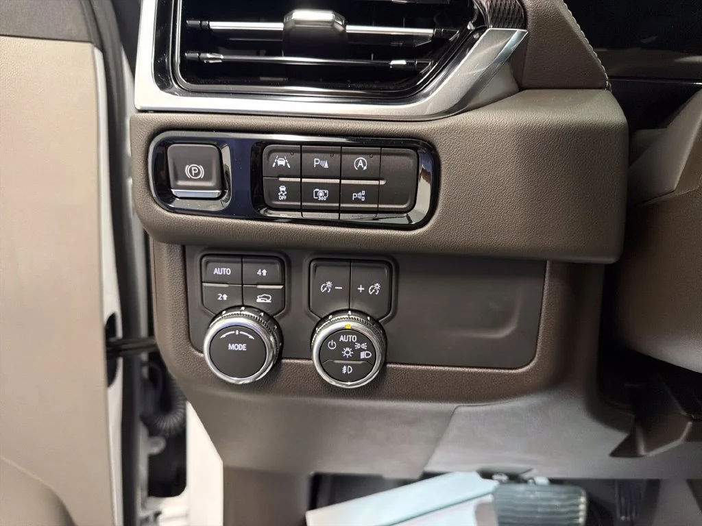 New 2026 Summit White GMC Elevation image 19