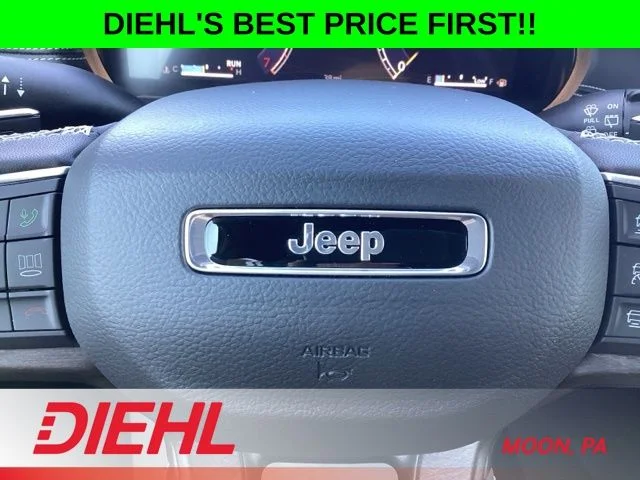 New 2026 Bright White Clear-Coat Exterior Paint Jeep Limited image 35