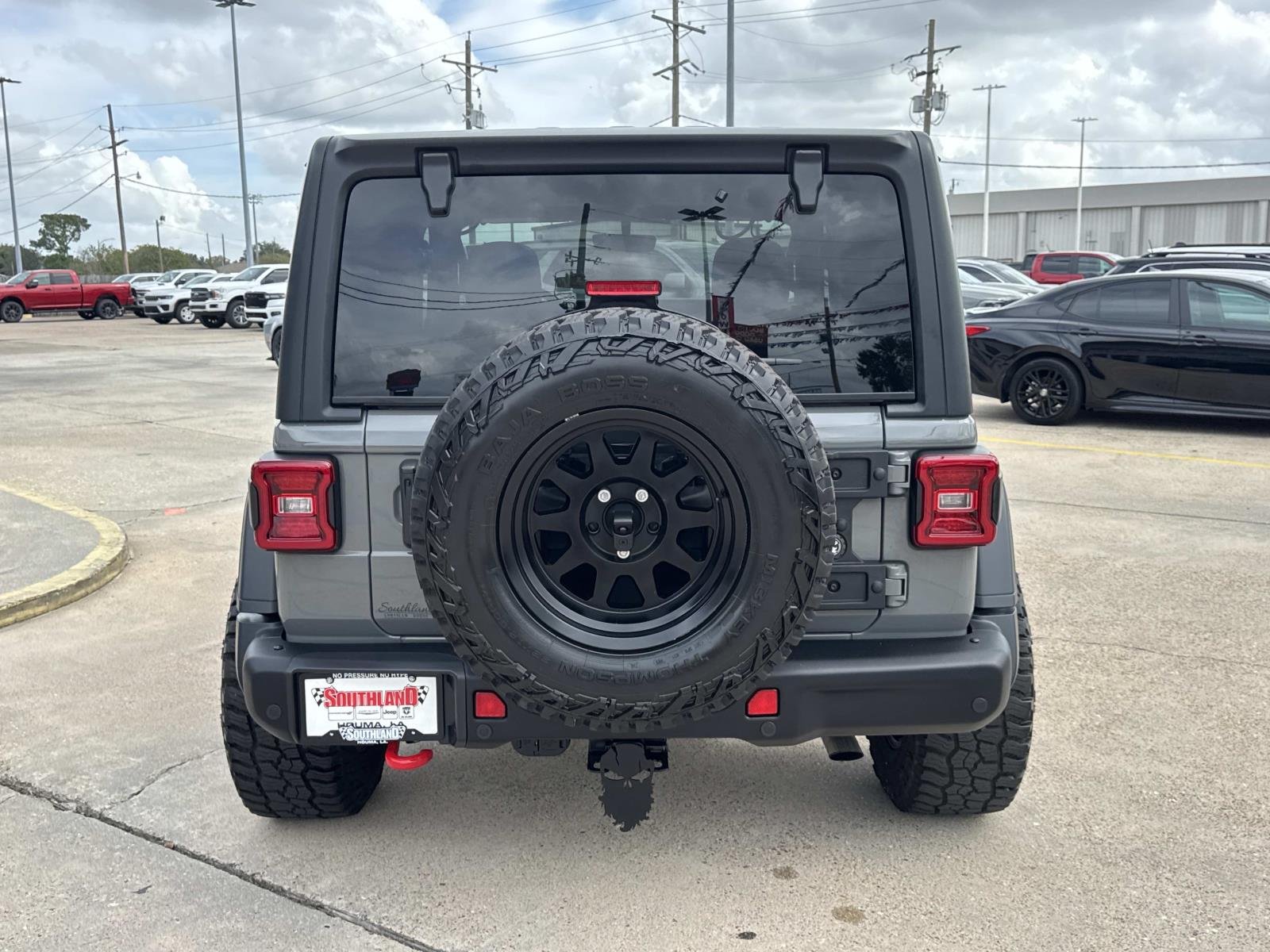 Used 2021 Granite Crystal Metallic Clearcoat Jeep Rubicon image 6