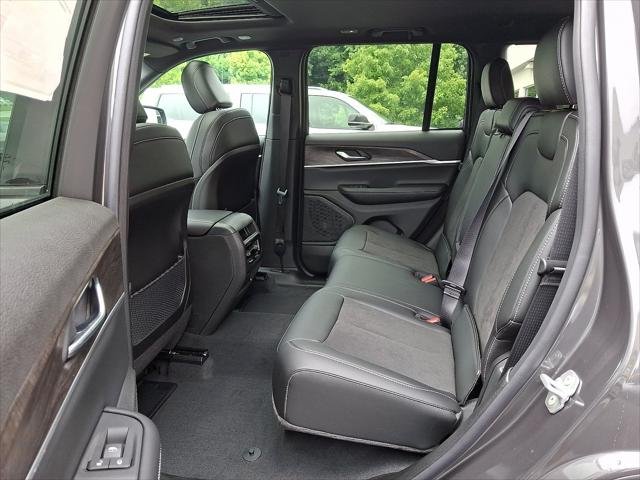New 2026 Baltic Gray Metallic Clearcoat Jeep Laredo image 6