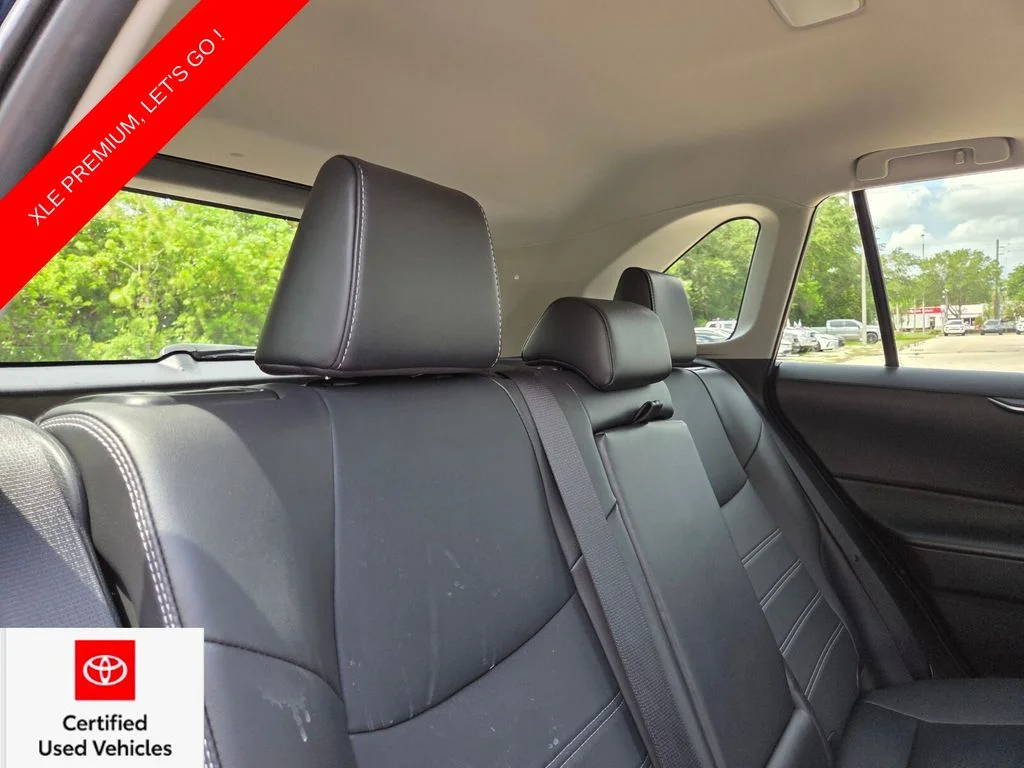 Certified Used 2023  Toyota XLE Premium image 18