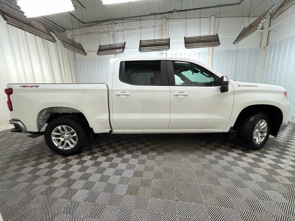 2022 Chevrolet Silverado 1500 LT - Photo 18