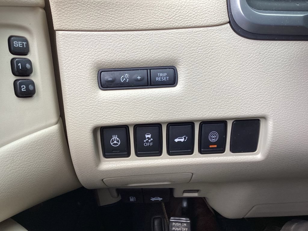 Used 2024 White Nissan SL image 18