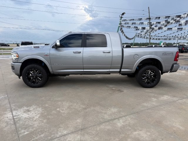 Used 2022 Billet Silver Metallic Clearcoat Ram Laramie image 2