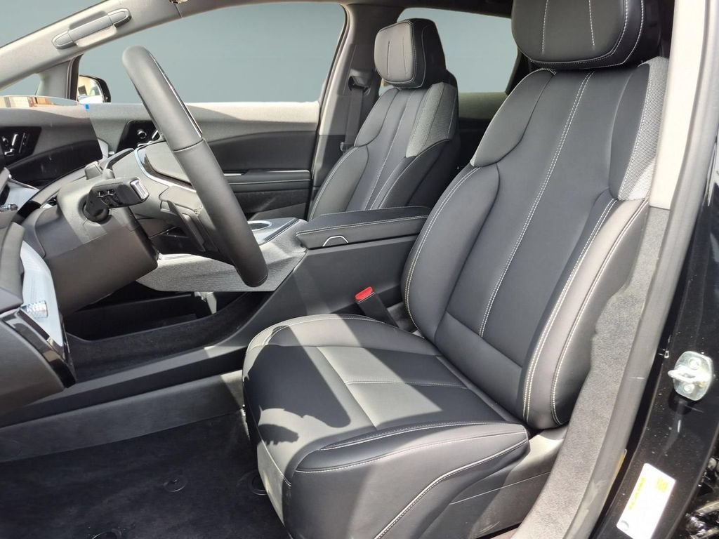 2027 Cadillac OPTIQ Luxury - Photo 18