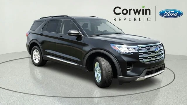 Certified Used 2025 Black Metallic Ford Active image 8