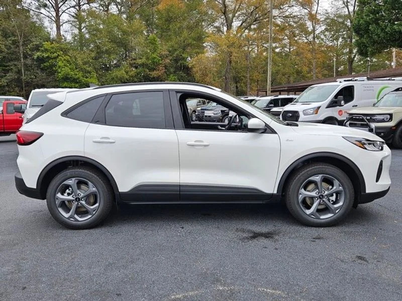 New 2026 star white metallic tri-coat Ford ST-Line Select image 14