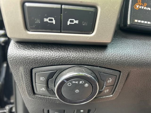 Used 2020 Black Metallic Ford Lariat image 35