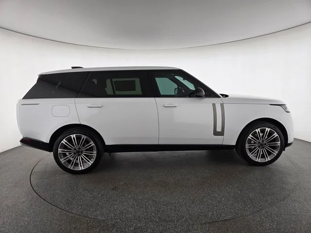 2026 Land Rover Range Rover SE - Photo 6
