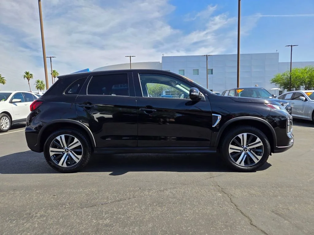Used 2021 Black Mitsubishi ES image 7