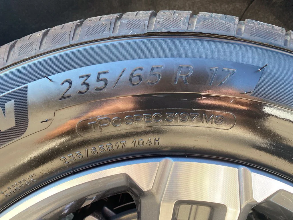 New 2027 Summit White GMC Elevation image 35