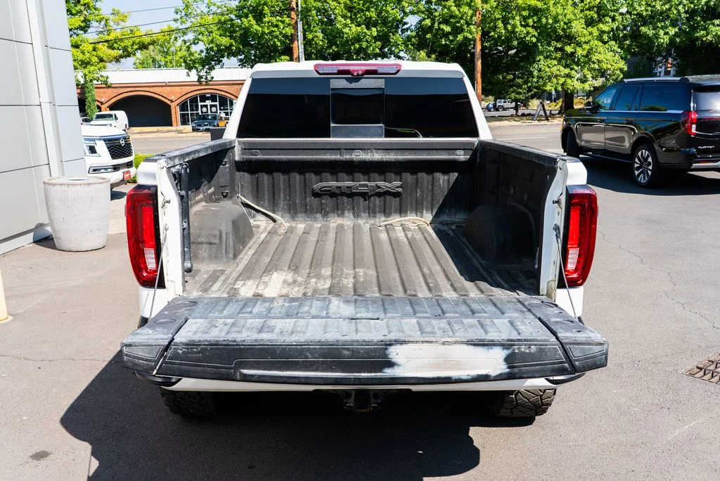 Used 2022 White GMC AT4X image 8