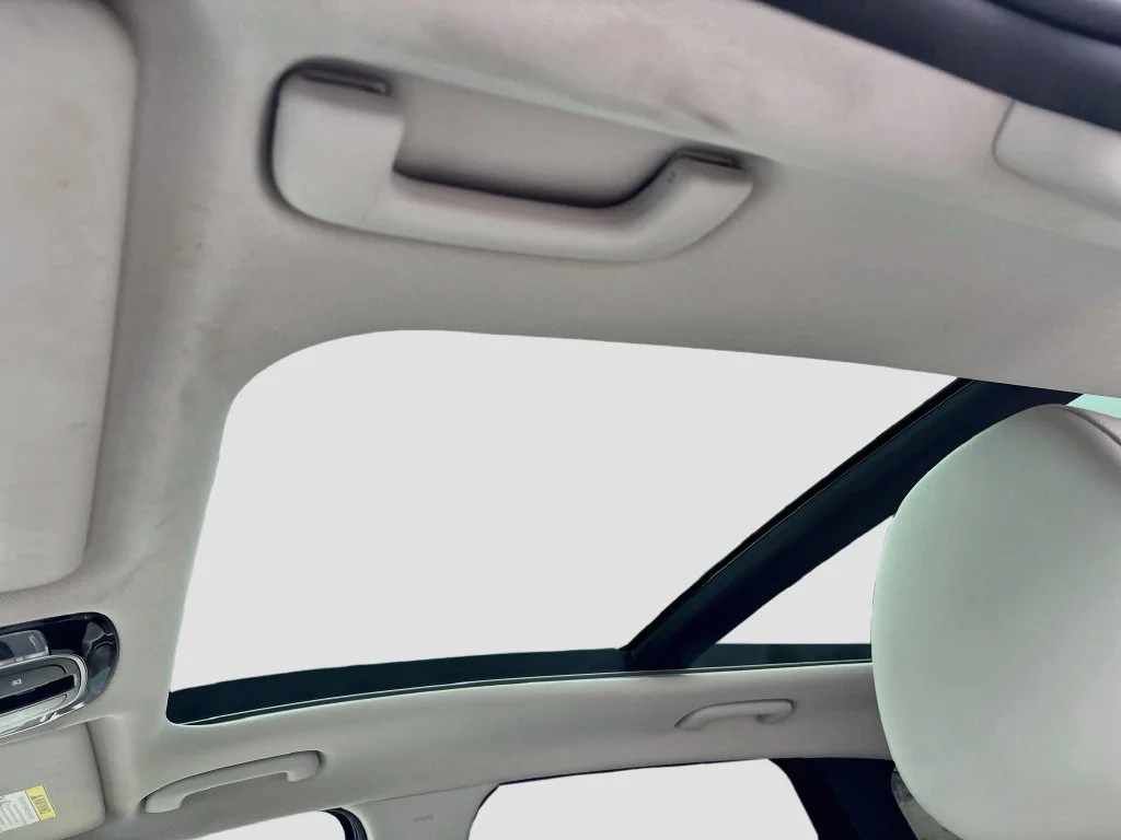 Used 2022 Quartz Hyundai Limited image 23