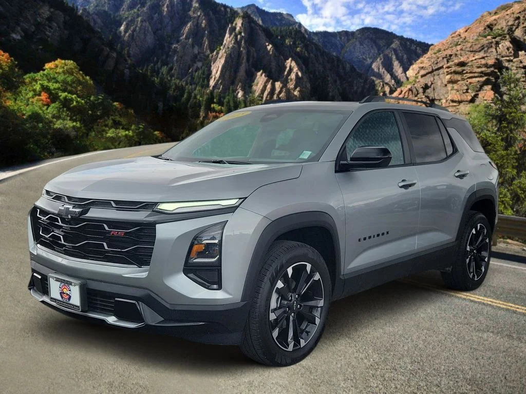 Used 2025 Gray Chevrolet RS image 5