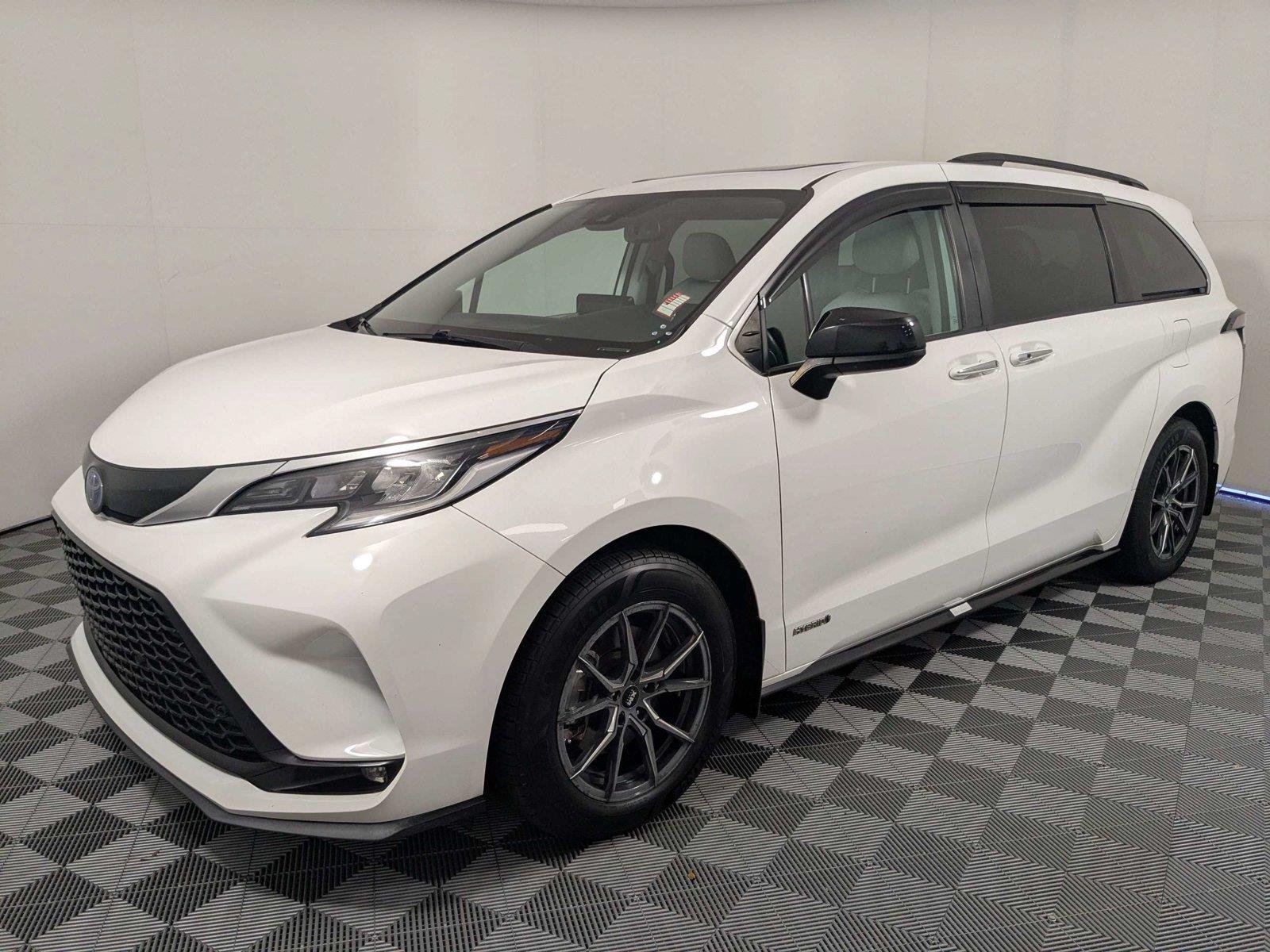 Used 2021 Super White Toyota XSE image 2