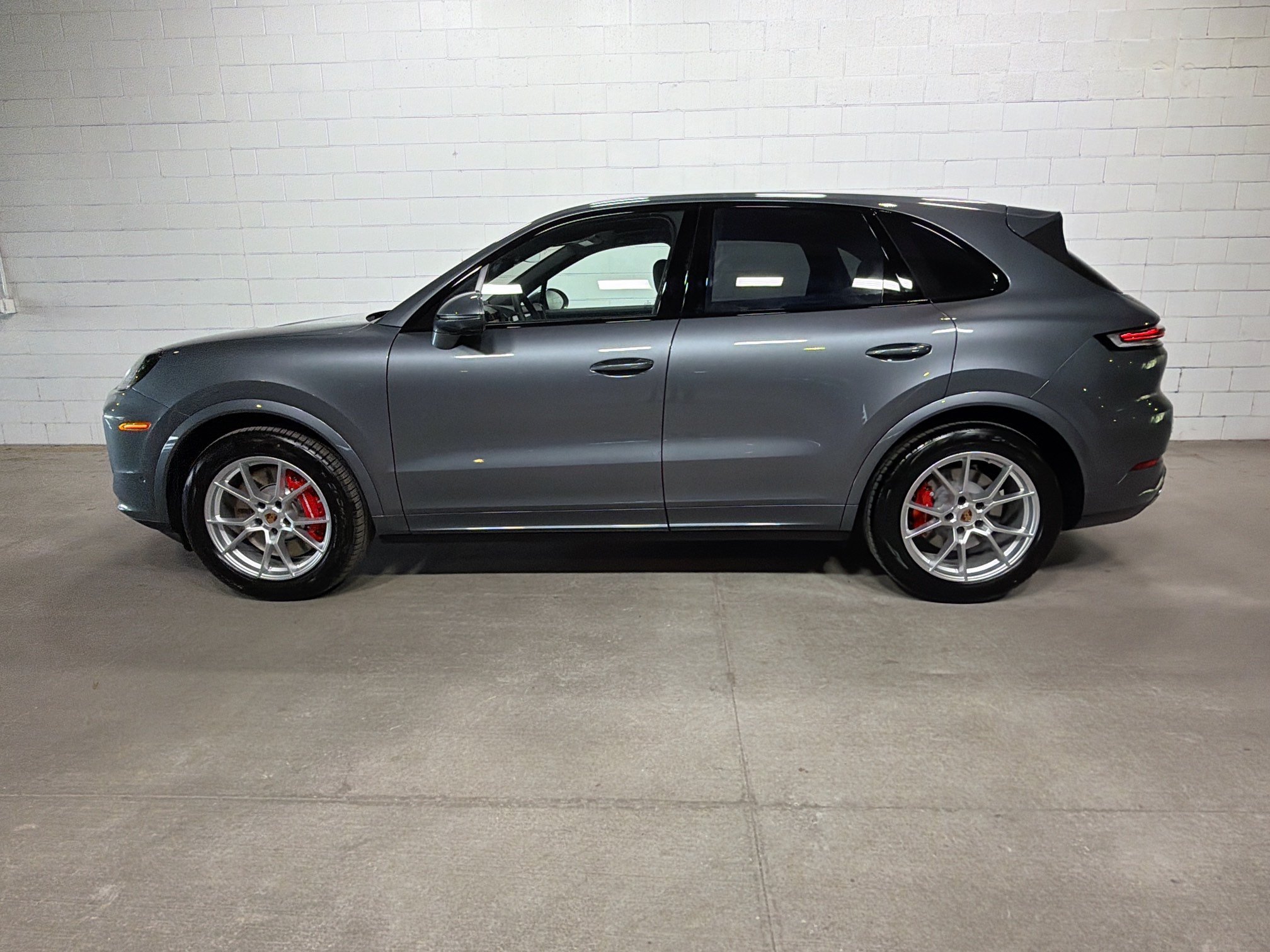 New 2026 Vanadium Grey Metallic Porsche S image 2