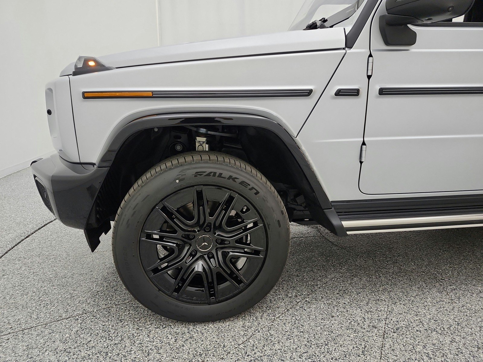 New 2027 Iridium Silver Metallic Mercedes-Benz G 580e SUV image 13