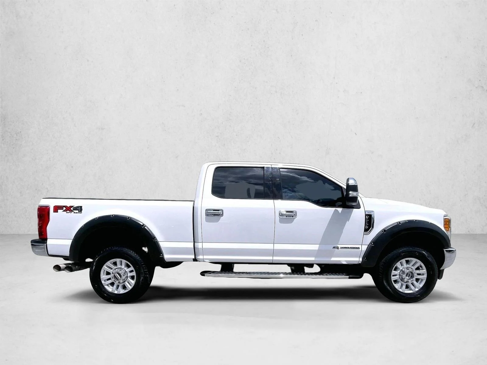 Used 2017 Oxford White Ford XLT image 5