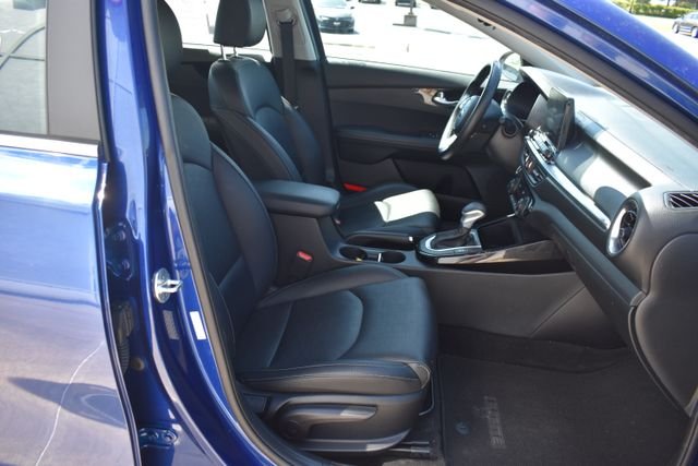 Used 2021 Blue Kia EX image 17