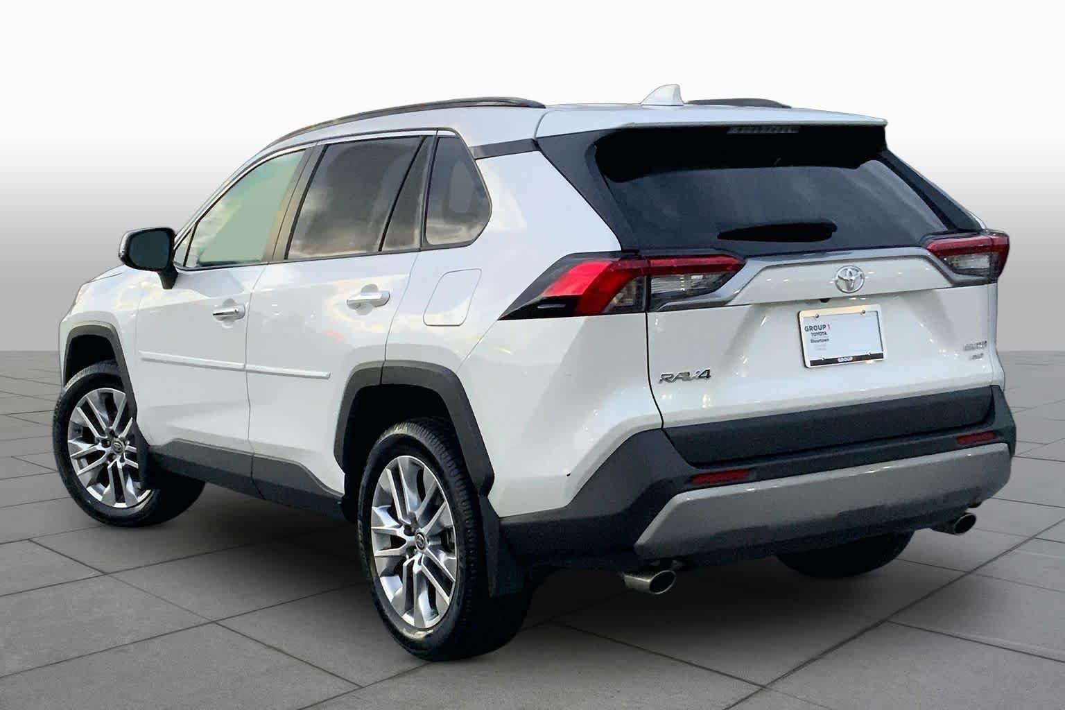 Used 2022 Blizzard Pearl Toyota Limited image 12