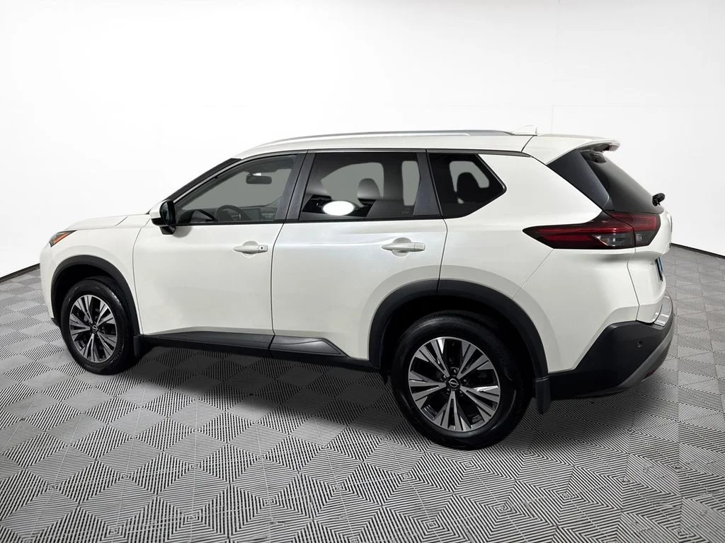 Used 2023 Pearl White Nissan SV image 11