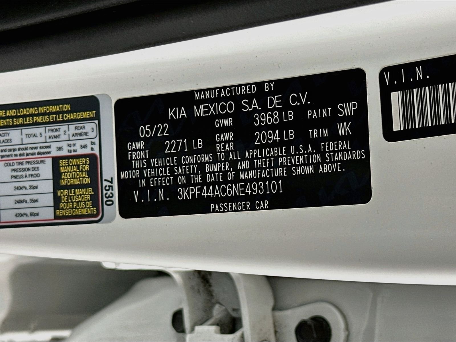 Used 2022 Snow White Pearl Kia GT image 31
