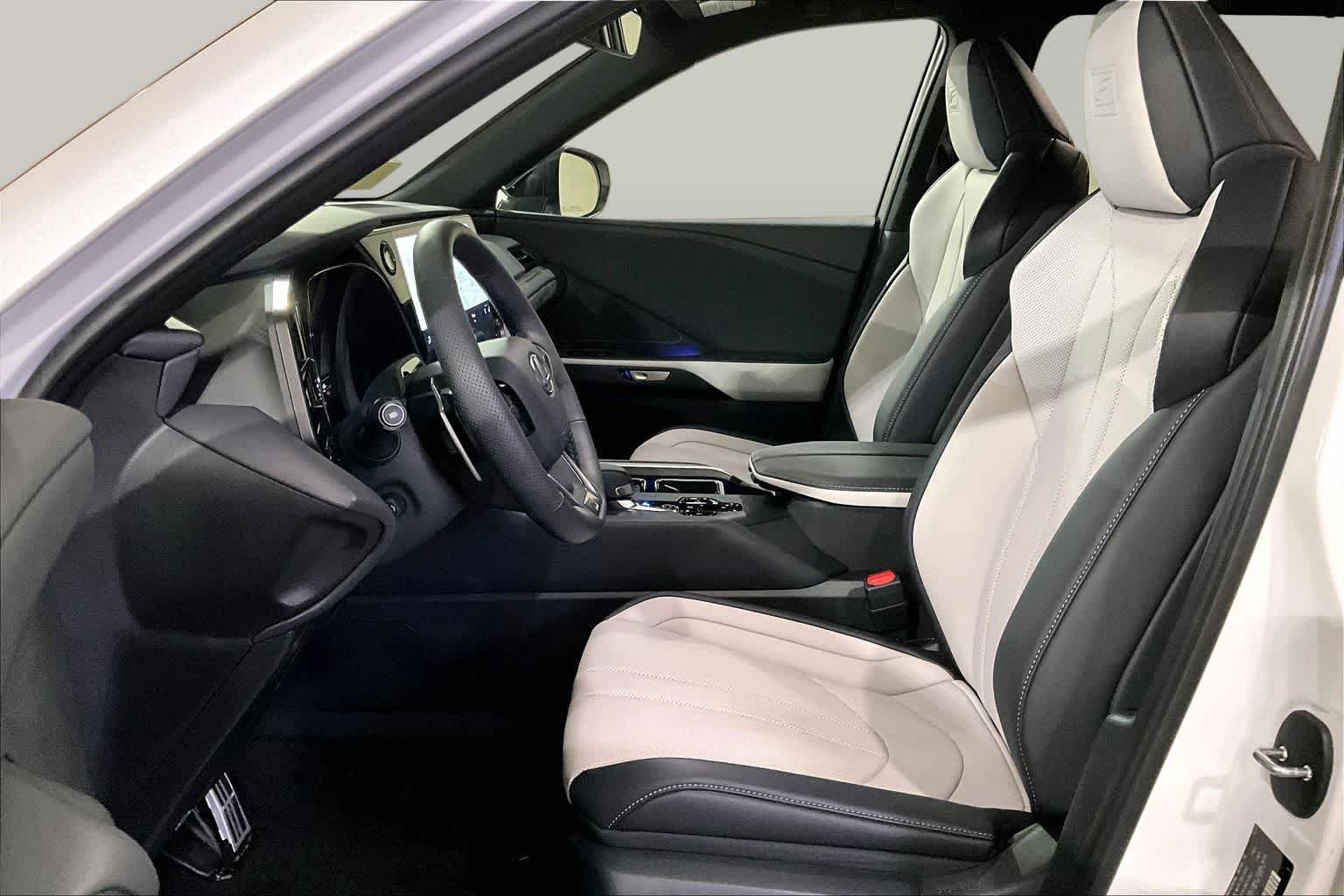 Used 2026 Wind Chill Pearl Lexus F SPORT Performance Premium image 8