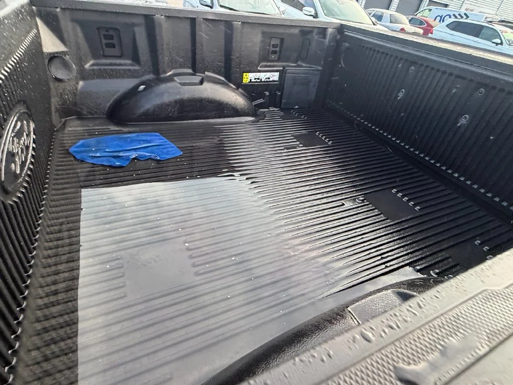 Used 2025 Black Metallic Ford XLT image 15