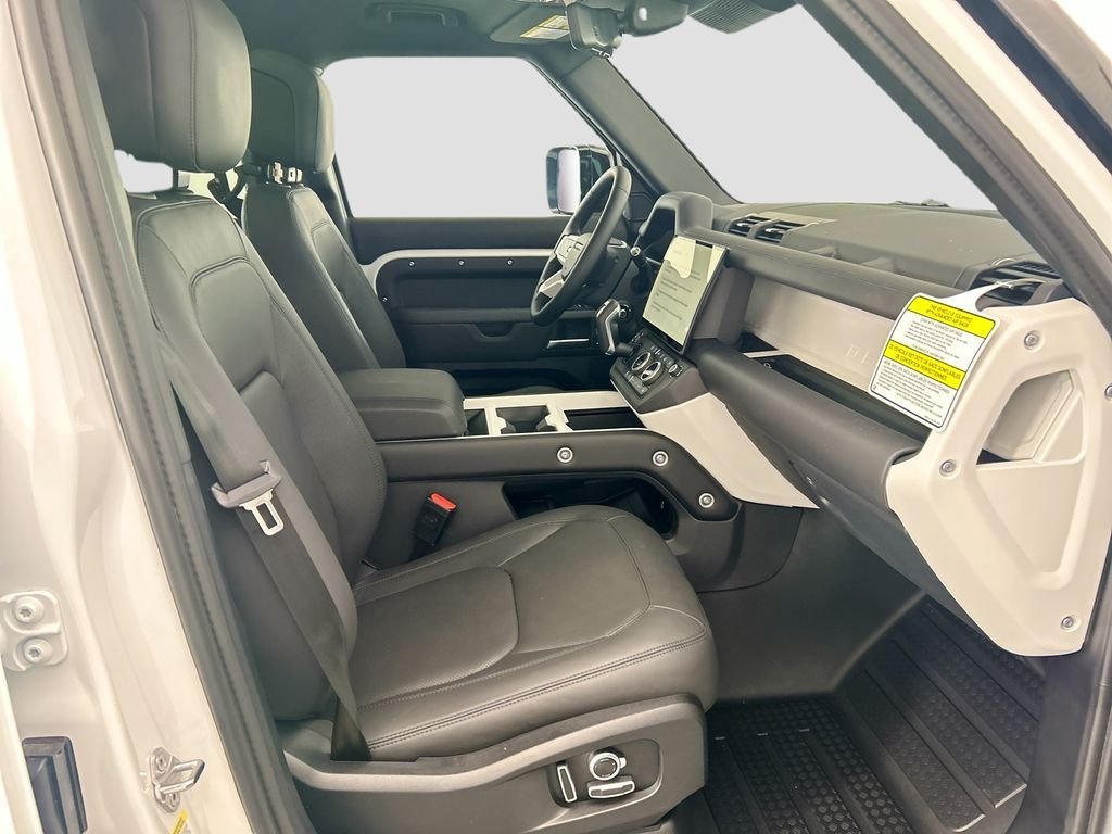 2026 Land Rover Defender S - Photo 19