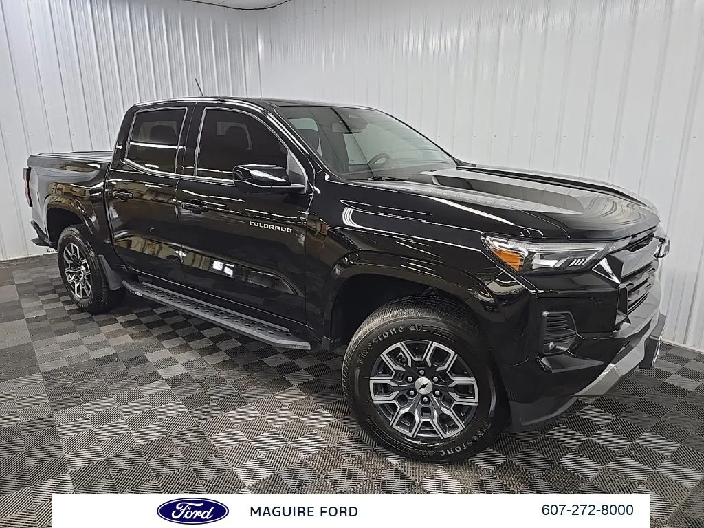 Used 2023 Black Chevrolet Z71 image 9