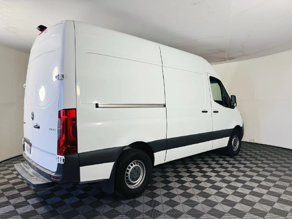 Used 2020  Mercedes-Benz  image 27