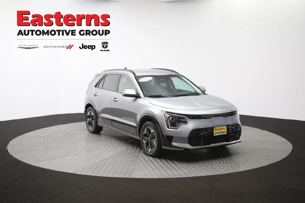 Used 2023 Gray Kia Wind image 51