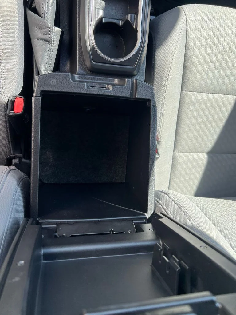 Used 2022 Midnight Black Metallic Toyota SR image 18