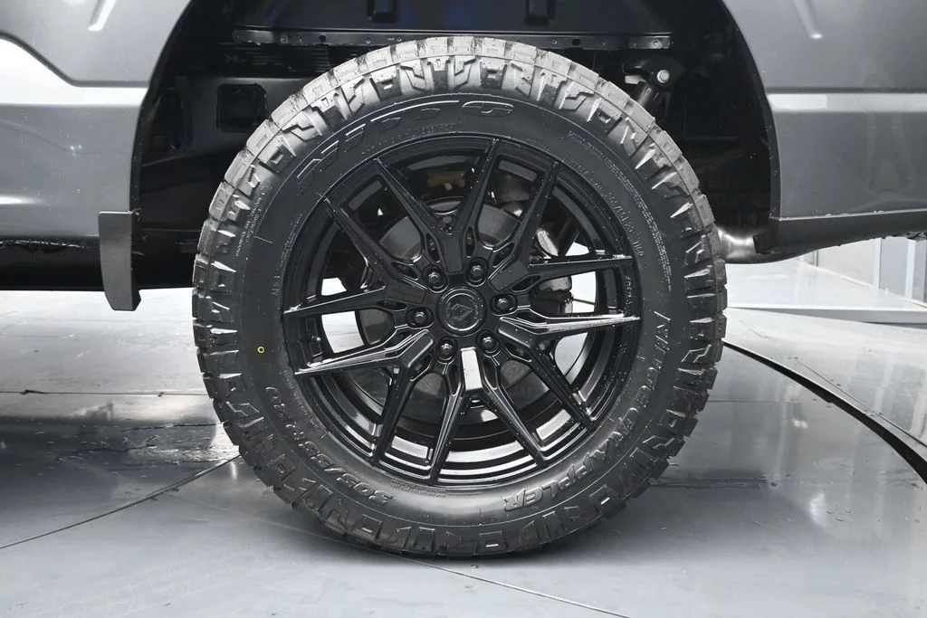 New 2026 Carbonized Gray Metallic Ford XLT image 20