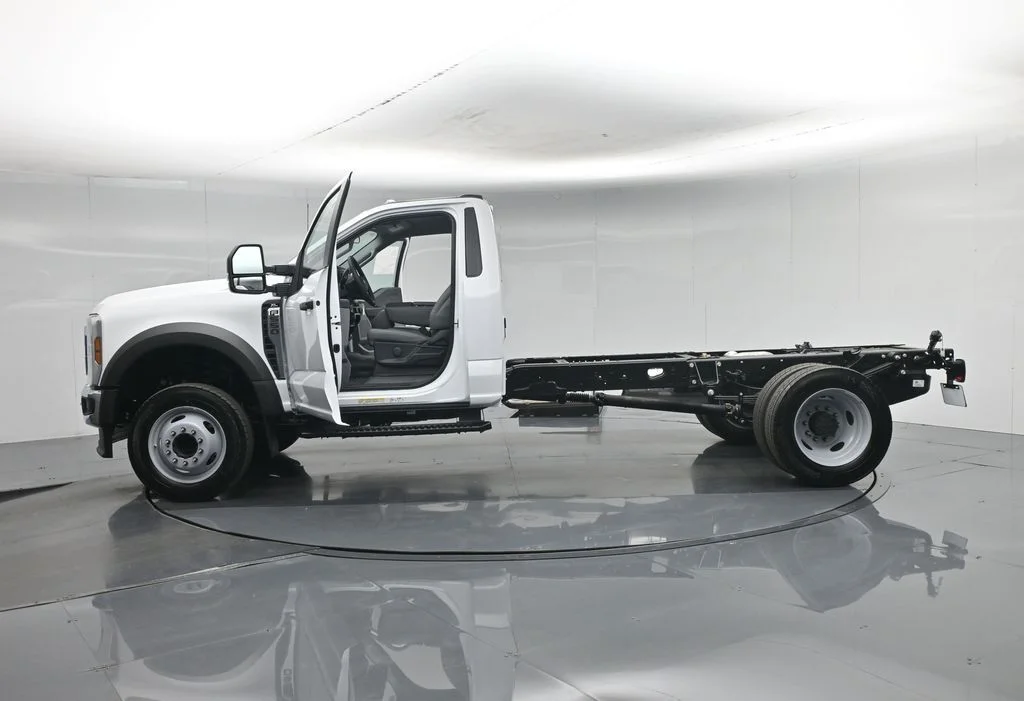 New 2026 White Ford XL image 4