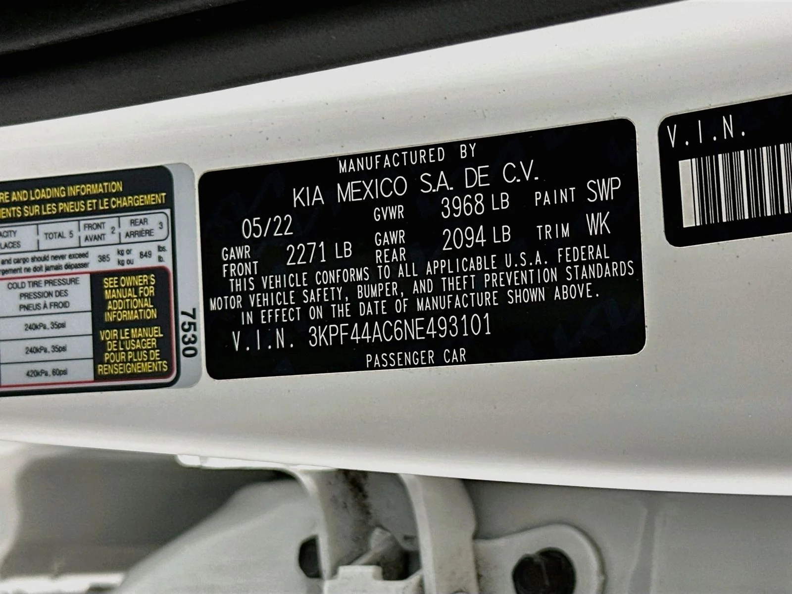 Used 2022 Snow White Pearl Kia GT image 31