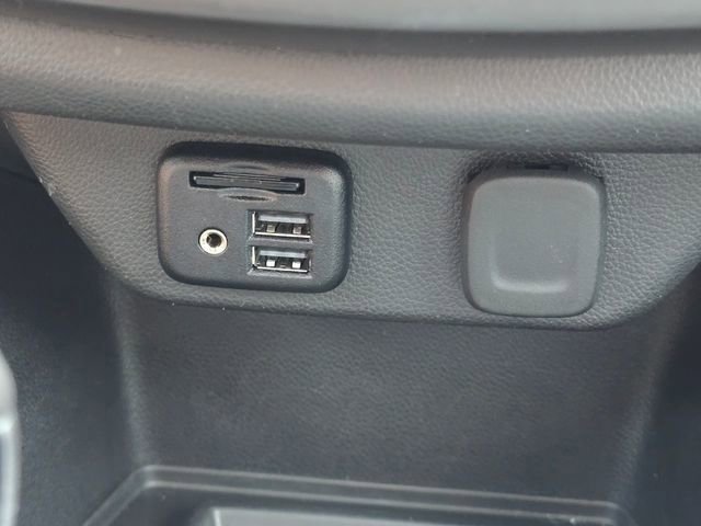 Used 2022 Silver Ice Metallic Chevrolet Premier image 15