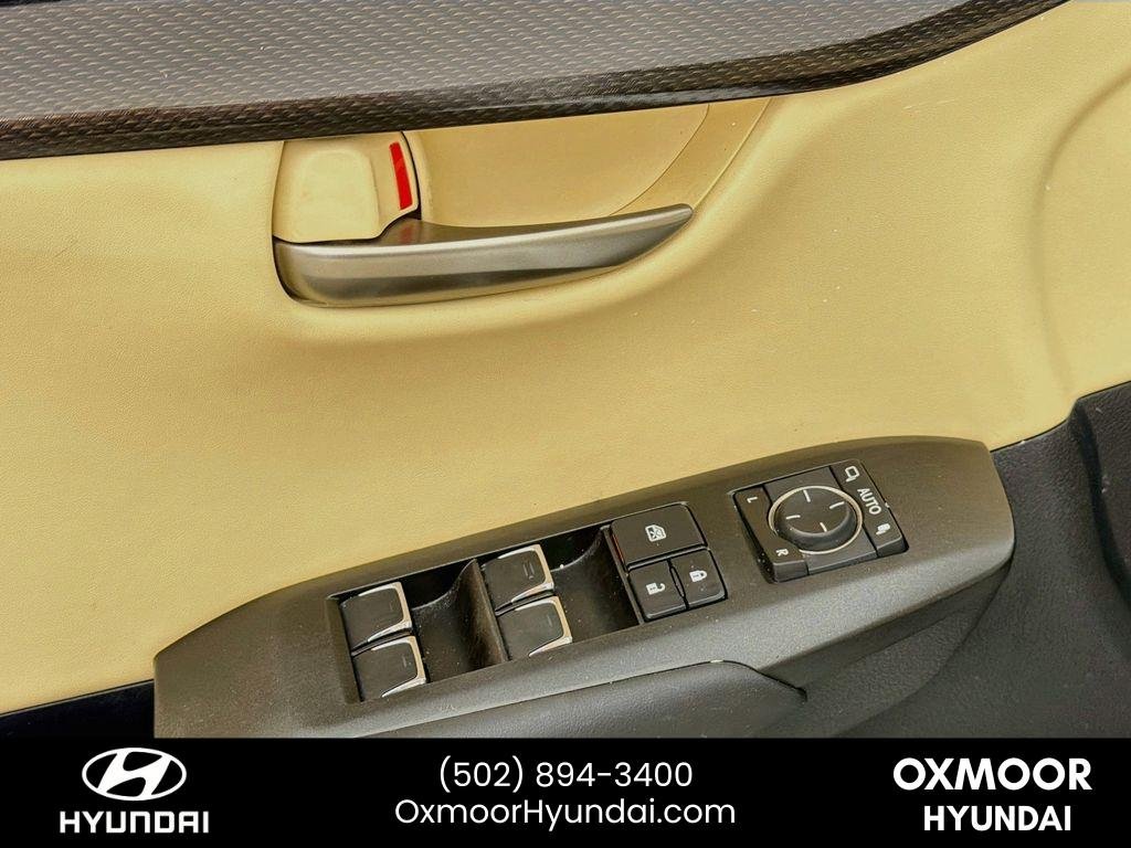 Used 2021 Eminent White Pearl Lexus Base image 17