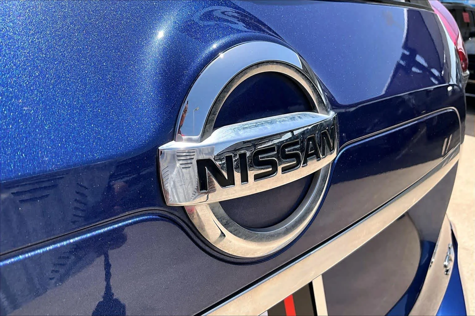 Used 2019 Caspian Blue Metallic Nissan SV image 29