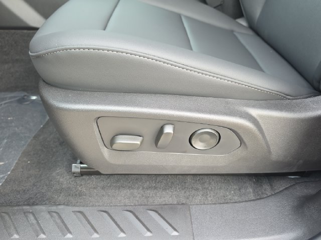 2026 Chevrolet Colorado LT - Photo 15