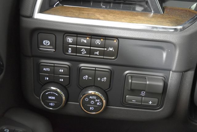 New 2026 Black Chevrolet High Country image 31