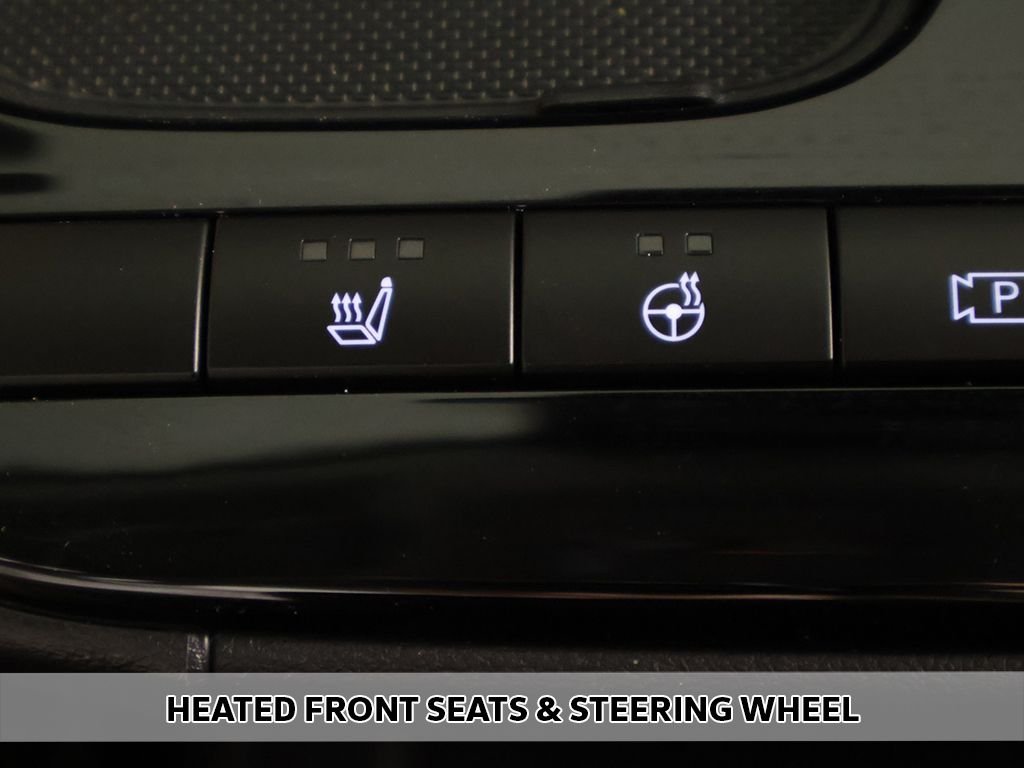 Used 2025 White Hyundai SEL image 7