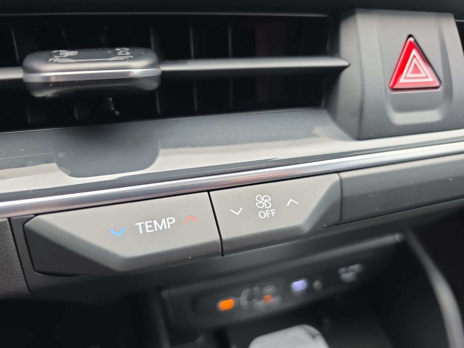 2025 Kia K4 GT-Line - Photo 16