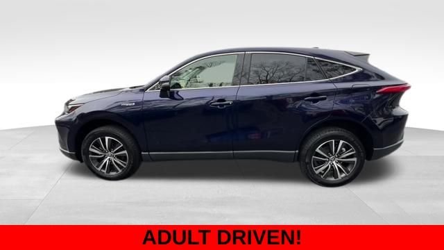 Used 2021  Toyota LE image 2