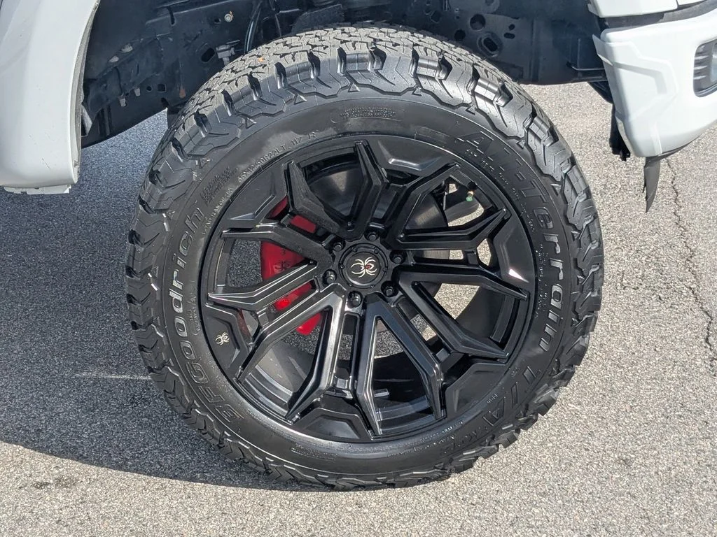 New 2026 Avalanche Ford XLT image 10
