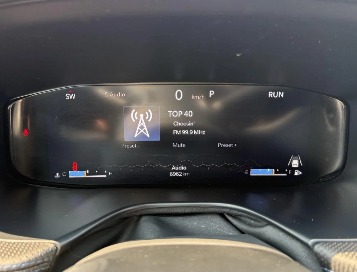 Used 2025 Black Jeep High Altitude image 27