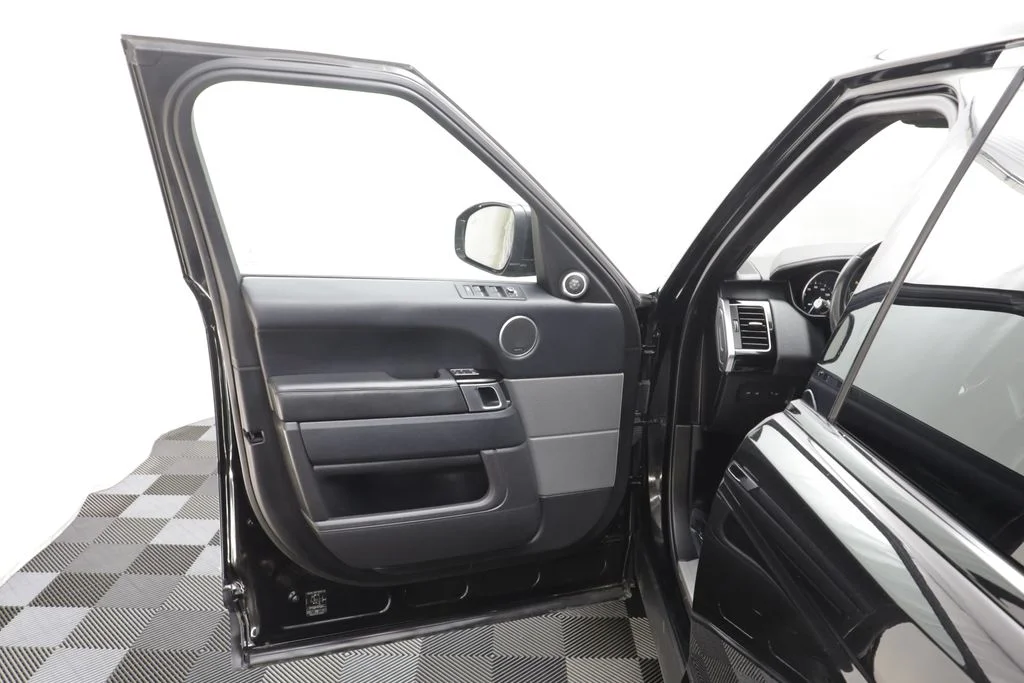 Used 2016 Santorini Black Land Rover 3.0L V6 Supercharged HSE image 6