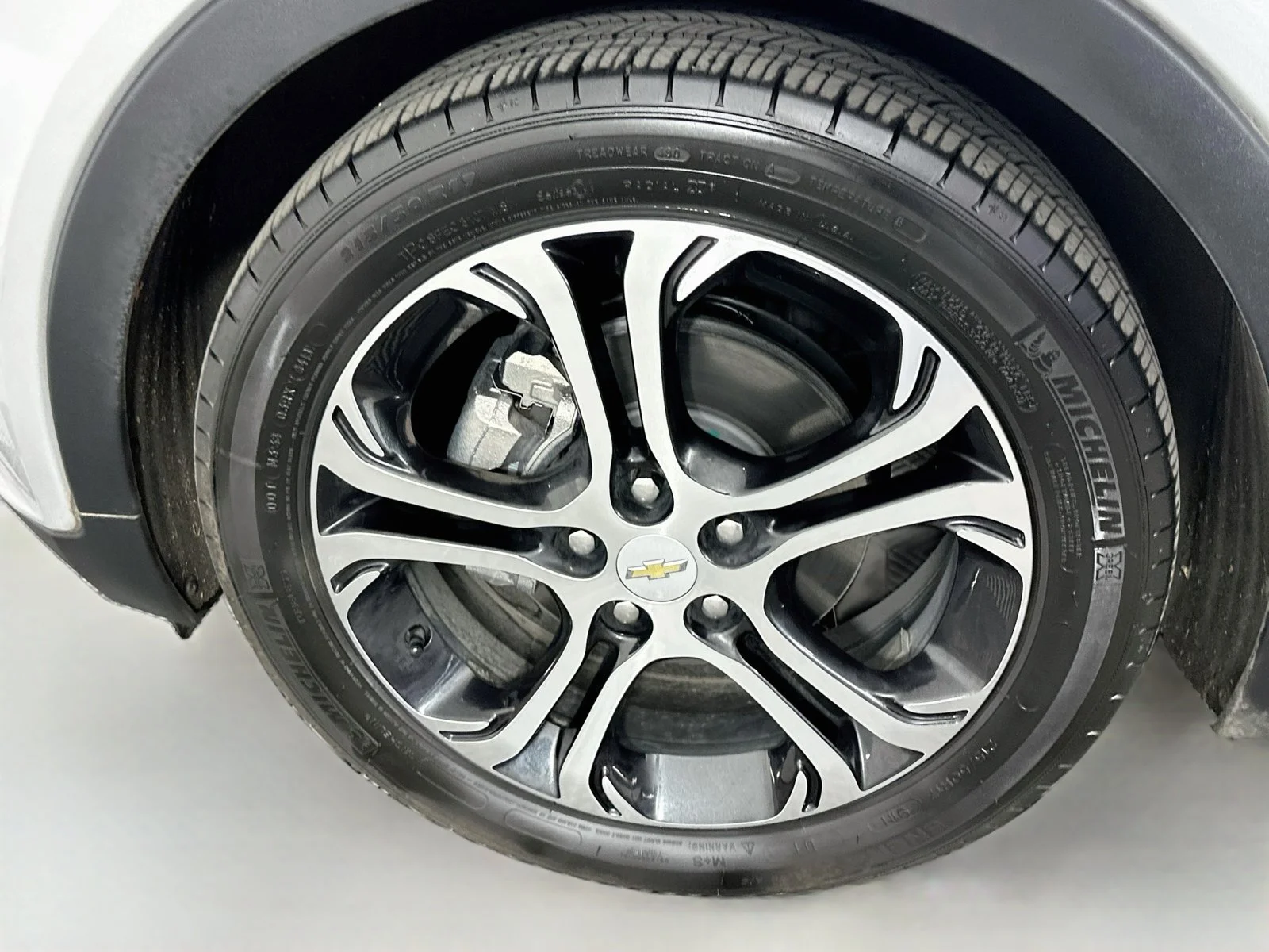Used 2019 Silver Ice Metallic Chevrolet Premier image 31