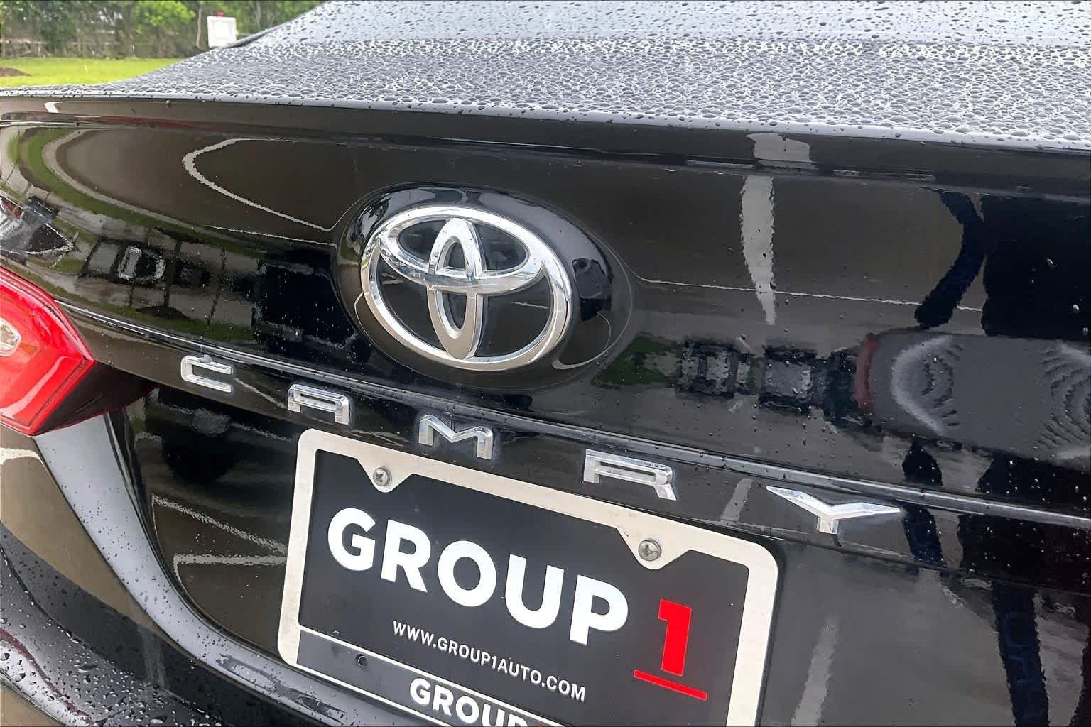 Used 2020 Midnight Black Metallic Toyota SE image 29