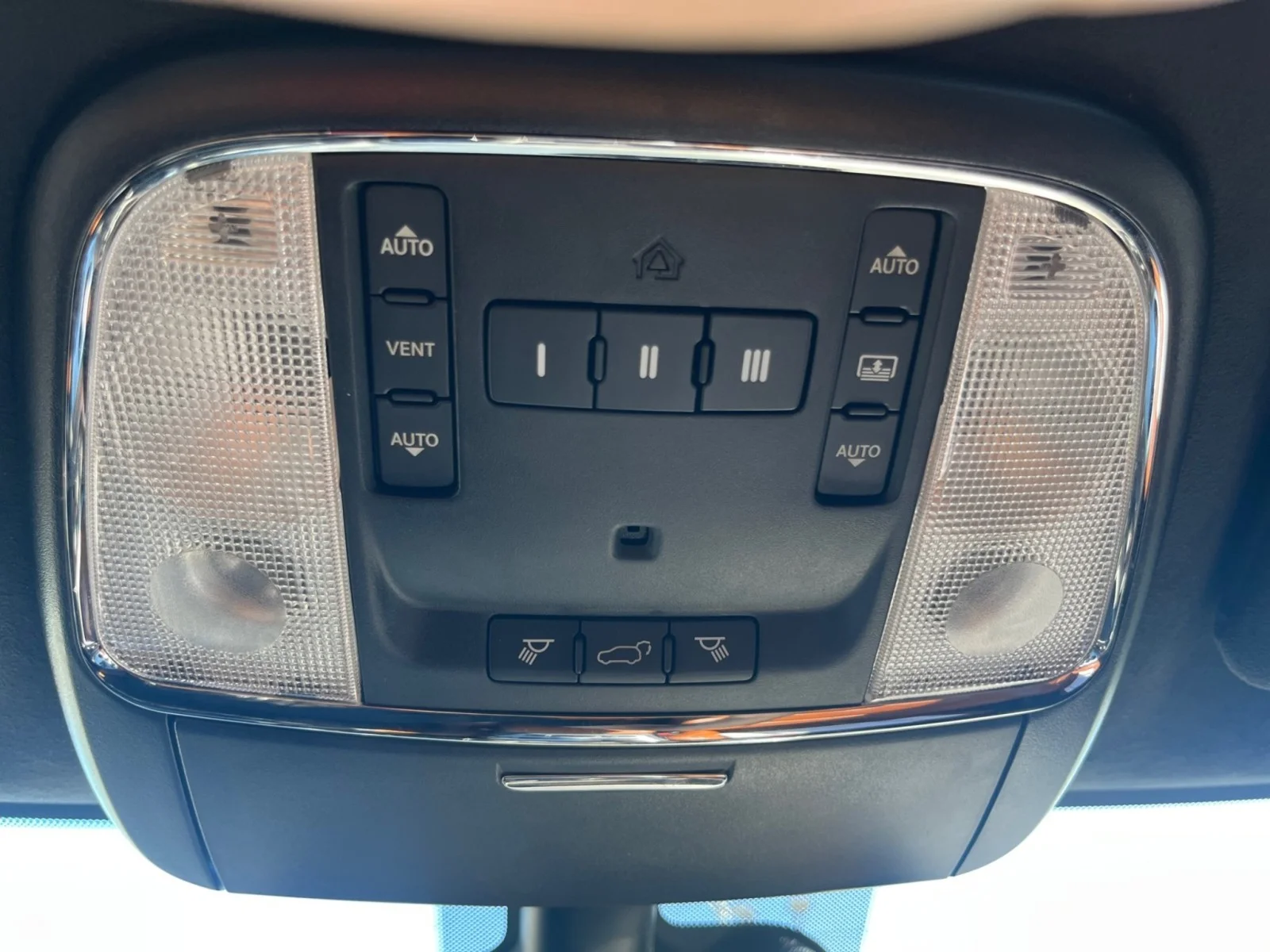 Used 2014 Brilliant Black Crystal Pearlcoat Jeep SRT8 4WD image 13